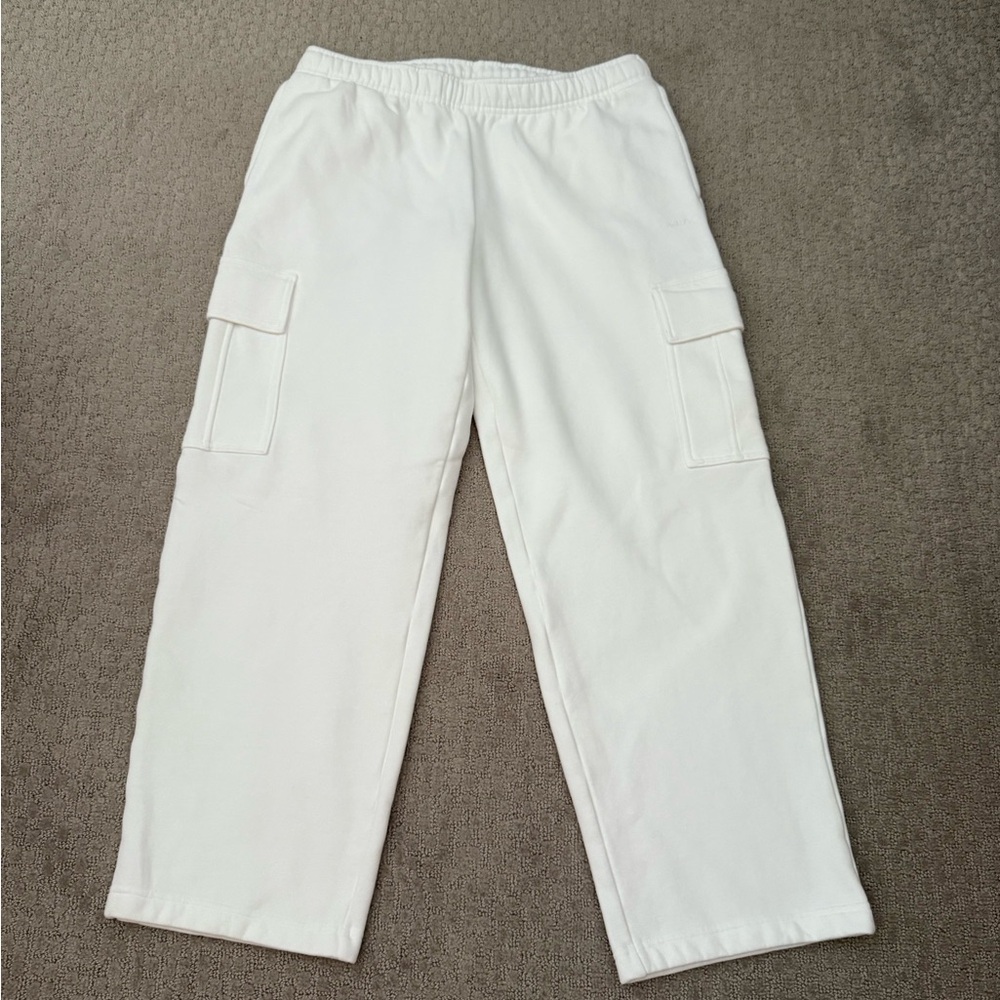 Artizia White Sweatfleece/Cozy Fleece cargo pants; new without tags, size L